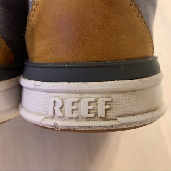 Reef Rover Low Gray Canvas Shoes - Picture 4 of 10